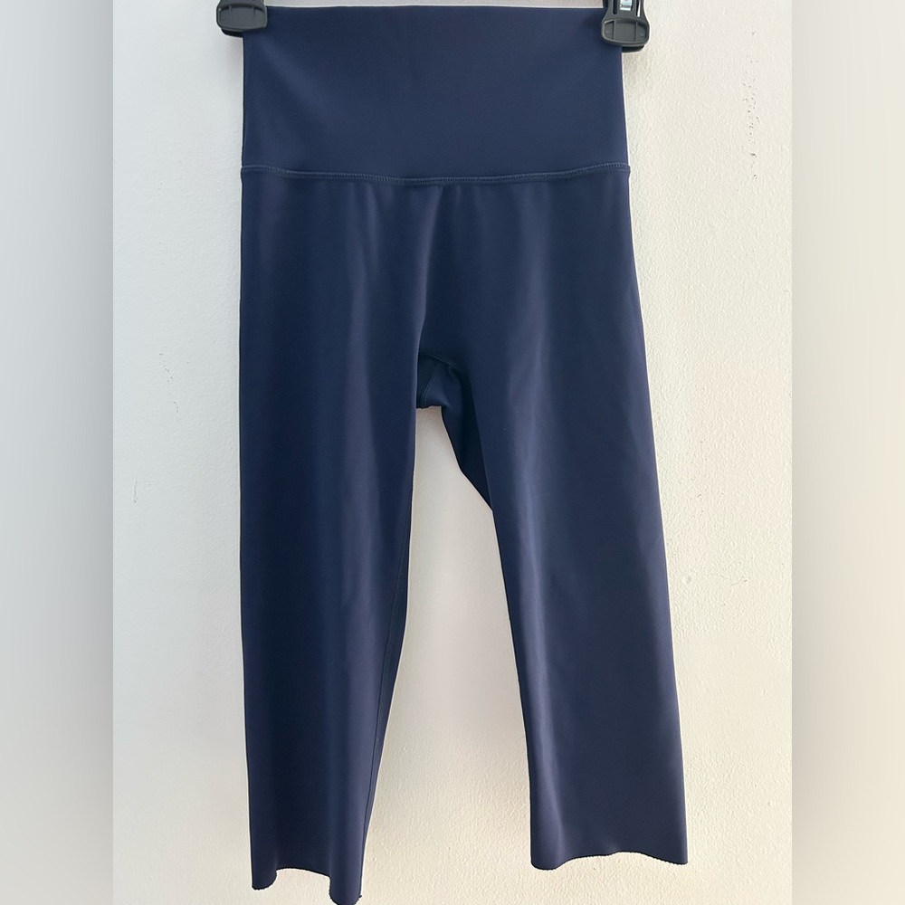 Women’s size small Aerie navy blue crop leggings